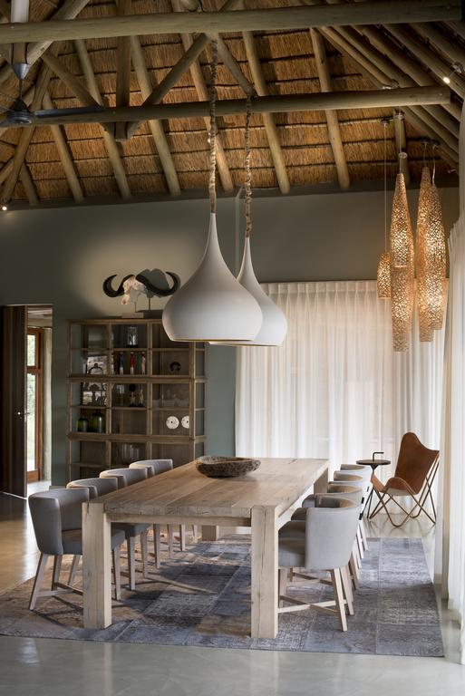 Mhondoro Safari Lodge & Villa Велґевонден-Ґейм-Резерв Екстер'єр фото