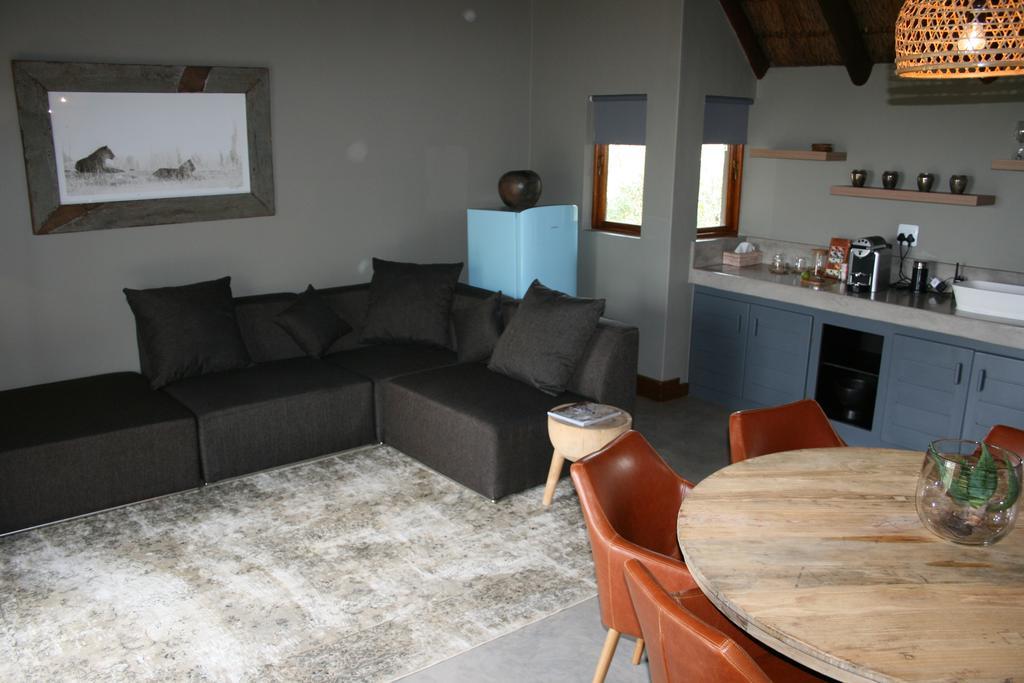 Mhondoro Safari Lodge & Villa Велґевонден-Ґейм-Резерв Екстер'єр фото