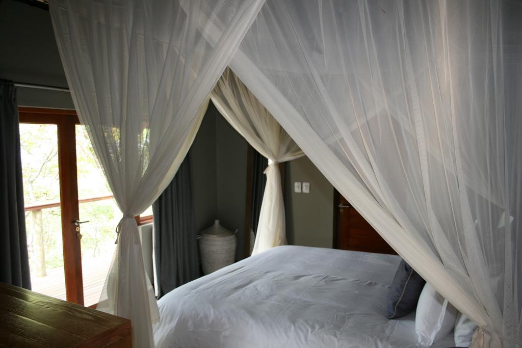 Mhondoro Safari Lodge & Villa Велґевонден-Ґейм-Резерв Екстер'єр фото