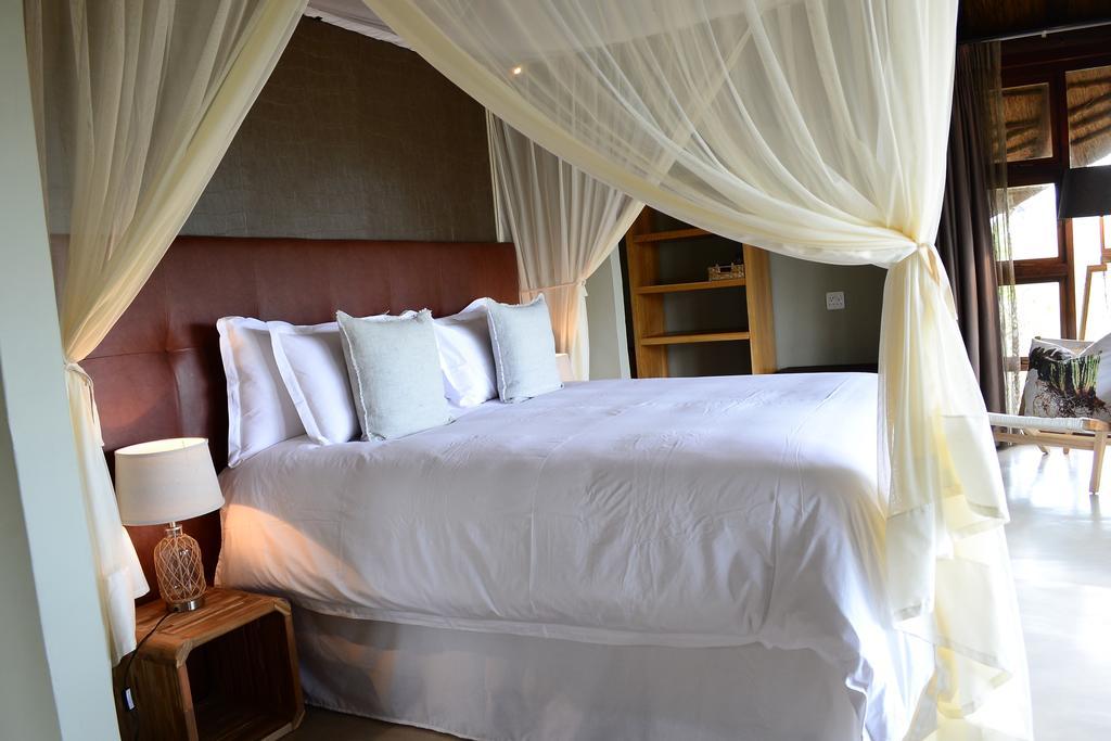 Mhondoro Safari Lodge & Villa Велґевонден-Ґейм-Резерв Екстер'єр фото